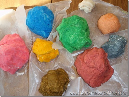 3. La pasta di sale colorata