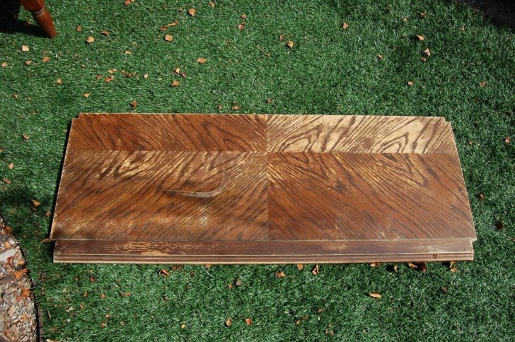 3. Con una tavola di legno delle dimensioni giuste (magari anche un vecchio tavolino) realizzerete la seduta