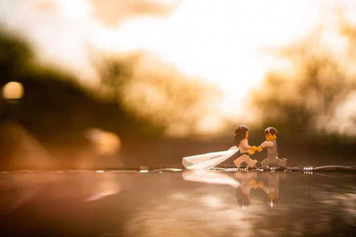Un fotografo di matrimoni in isolamento ricrea un'esilarante cerimonia con i LEGO con servizio fotografico completo - 14