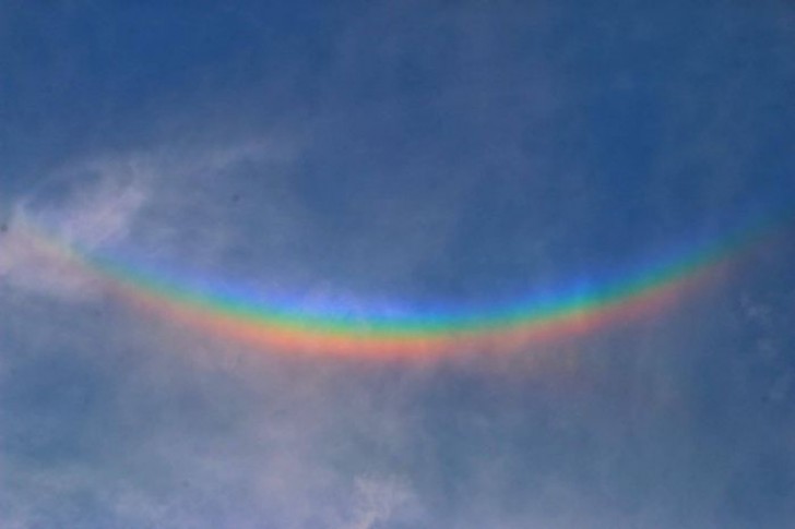 Veneto, fotografato un raro arcobaleno "rovesciato": è l'effetto di uno sbalzo termico improvviso - 1