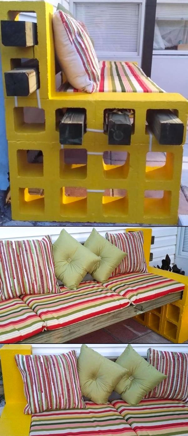5. Divertitevi a combinare colori a contrasto, come in questo divano con le assi scure e i mattoni giallo carico