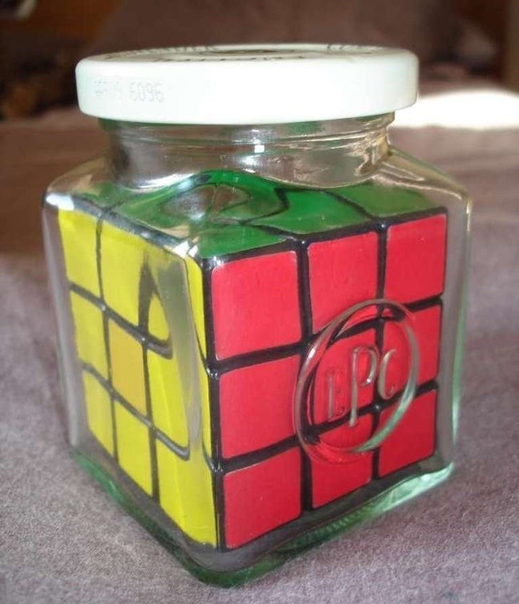 1. Un cubo di Rubik in un barattolo? Come è stato possibile?