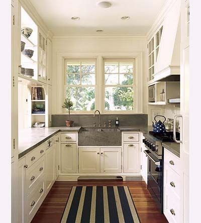 2. Se nell'ambiente cucina è presente una finestra, sfruttatela nel modo più originale e bello a vedersi