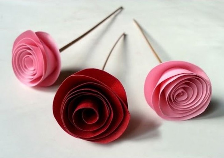 3. Rose di carta, ideali per un vaso di fiori finti