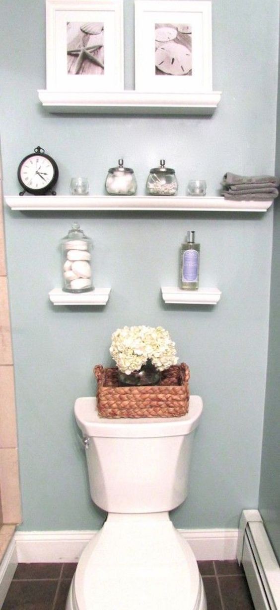 Nel bagno, ci può essere spazio anche per fiori, orologi, tutto quello che volete!