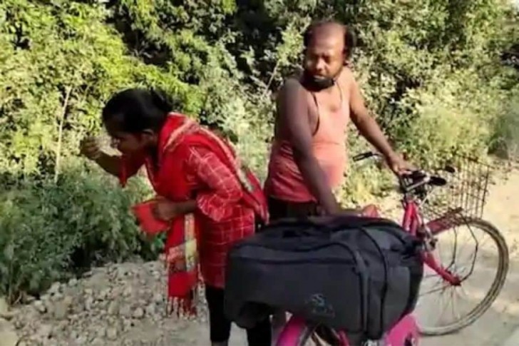 A 15-year-old girl cycled 1000 km to retrieve her sick father, who was left without a job due to the lockdown - 1