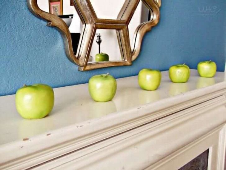 8. Il verde brillante delle mele, anche finte, è ideale per una decorazione facile e originale