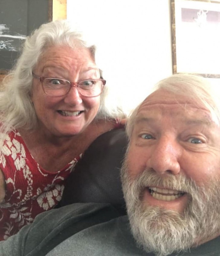 10. Here are Joanne and Jim: their funny "adventures" at home have gone around the web, raising a smile from many viewers!