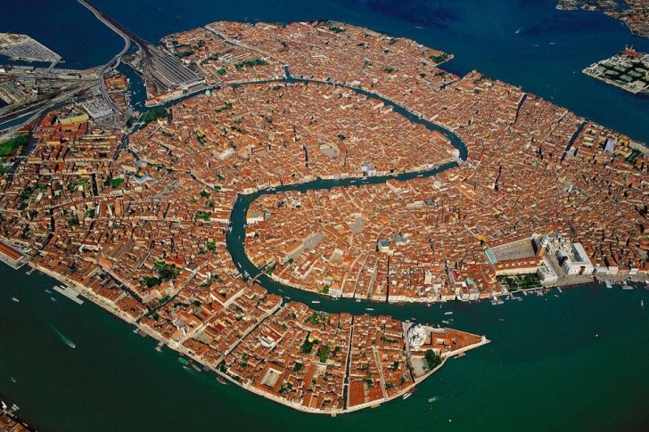 22. Es ist "nur" Venedig, aus einer ungewöhnlicheren Perspektive!