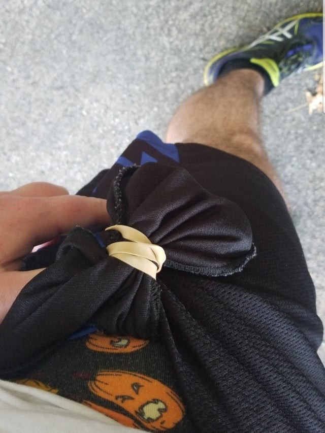 10. Ein einfaches Gummiband in der Innentasche der Shorts und Schlüssel oder fallende Gegenstände, auch beim Sport, werden kein Problem mehr darstellen