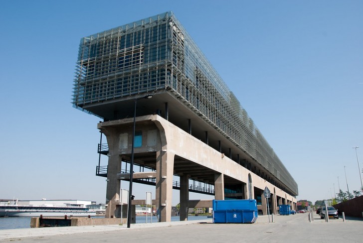 14. Questi uffici, ad Amsterdam, sono stati ricavati da una vecchia struttura per le gru di un cantiere navale