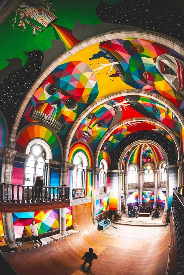 4. La Skate Church, en Espagne, est une véritable église qui abrite aujourd'hui une piste de skateboard