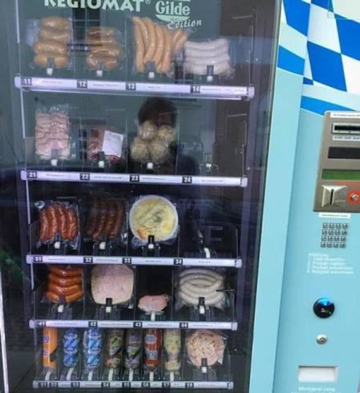 1. Die in diesem Automaten erhältlichen Produkte scheinen laut zu sagen: "Willkommen in Deutschland!"