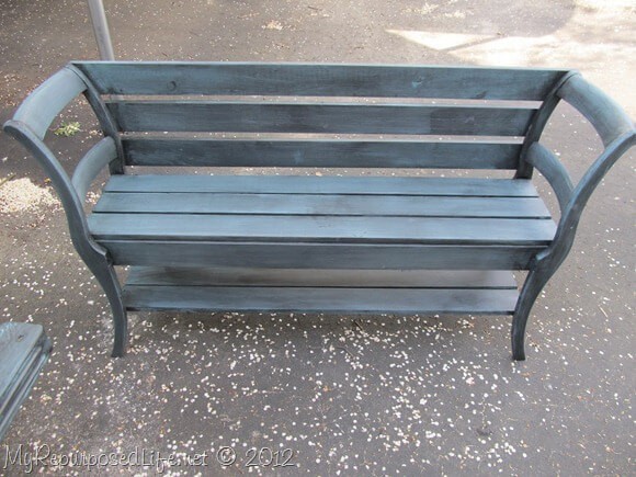 6. Due sedie e assi di legno: ecco una panchina originale