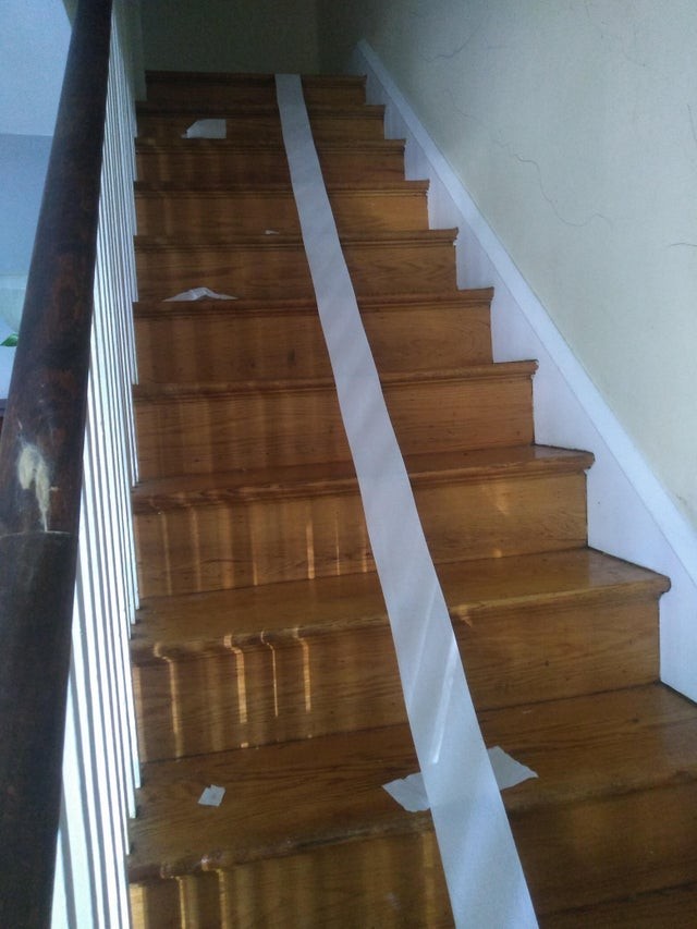 10. Mon fils a fait ça dans toute la maison, en gaspillant des mètres et des mètres de papier toilette...
