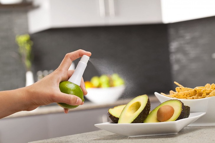 7. Enfin, vous pouvez vaporiser la bonne quantité de citron sur vos plats !