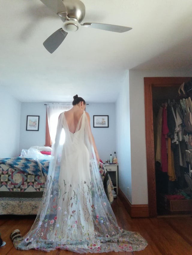 10. A perfect ceremony with a 170 dollar dress is possible!