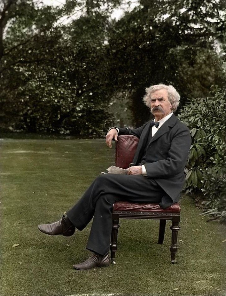 L'auteur américain Mark Twain. Date de la photographie inconnue