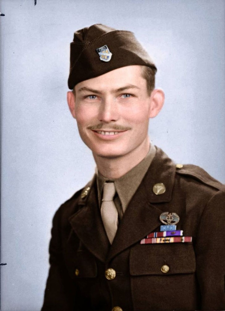 Desmond Doss, der während der Schlacht von Okinawa 75 Verwundete in Sicherheit brachte