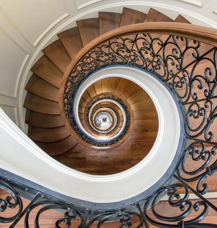 6. Eine moderne Treppe im Retro-Stil, ein bisschen schwindelerregend, aber sicherlich sehr charmant