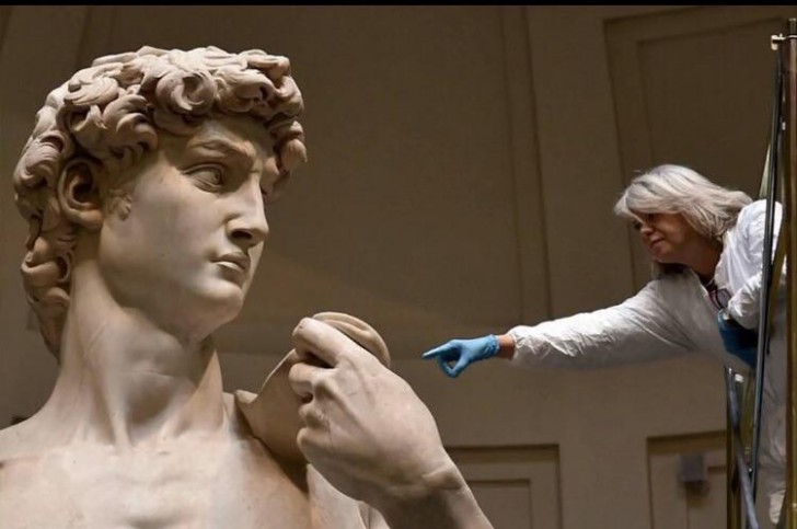 12. Il David di Michelangelo e le sue colossali dimensioni