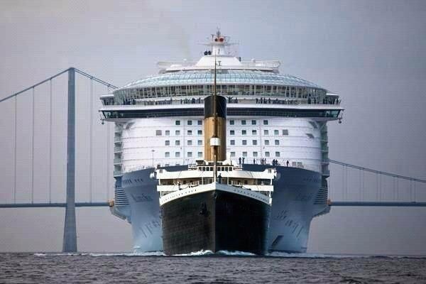 4. Die Titanic im Vergleich zu einem modernen Kreuzfahrtschiff: Sie sieht fast wie ein Rettungsboot aus!