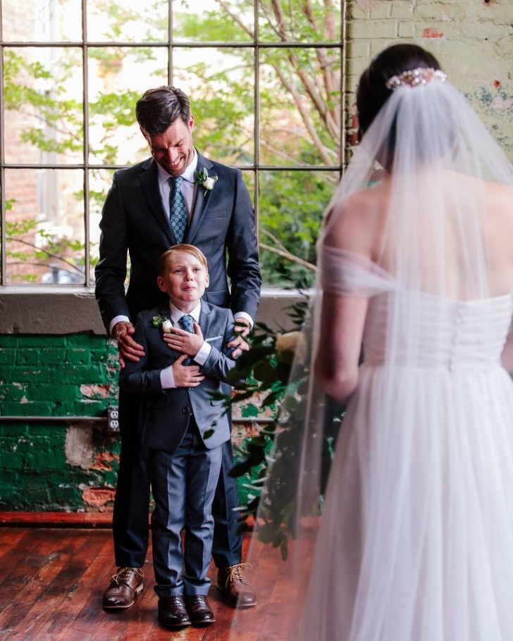 A child sees his stepmother in a wedding dress for the first time and begins to cry for joy - 3