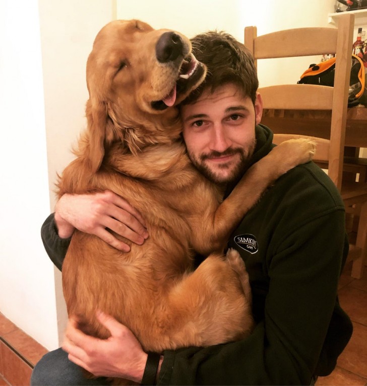 Non c'è nulla di più tenero di un caloroso abbraccio da parte del nostro cane!