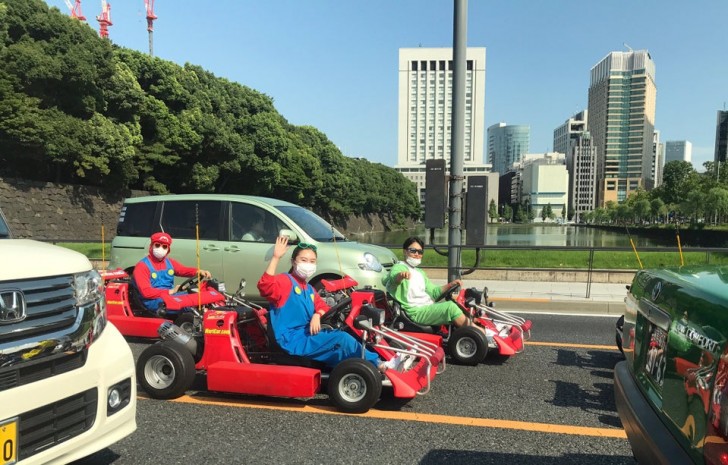8. Quando sei in giro per Tokyo e improvvisamente ti ritrovi in Mario Kart Racing!