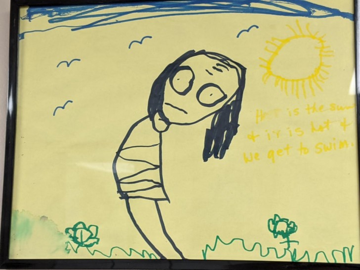 Nel disegno di mia figlia, ci dovrebbe essere una ragazza che nuota...che cose inquietante!