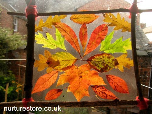 4. Un attrape-soleil avec des feuilles d'automne