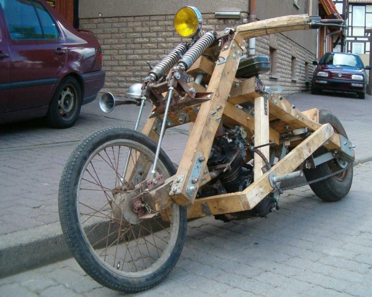 Celui qui a fabriqué cette moto mérite le premier prix de la créativité !
