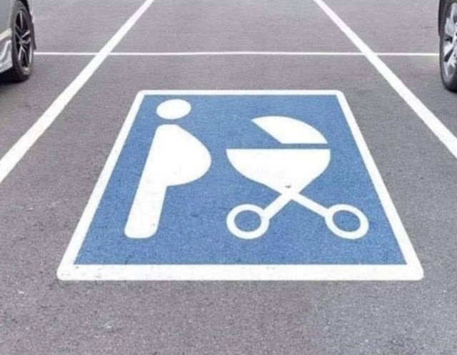 13. Dovrebbe essere un posto riservato a chi è incinta, ma sembra il simbolo di un uomo con la pancia che fa il barbecue!