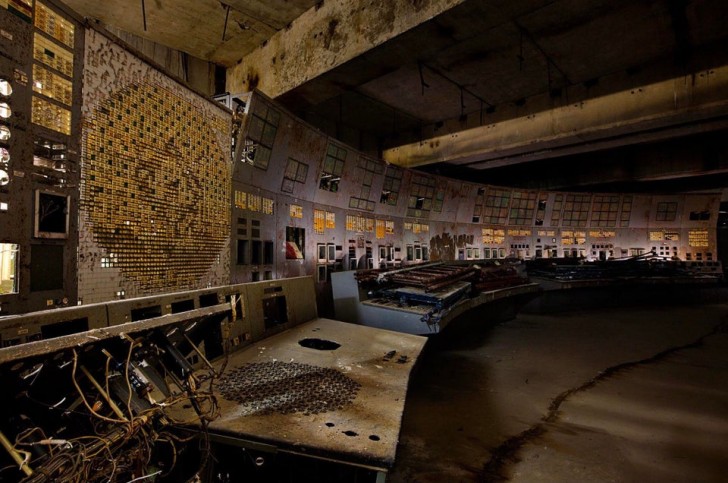 Ein Bild vom Kontrollraum des Atomkraftwerks von Tschernobyl, das nun sich selbst überlassen wurde...