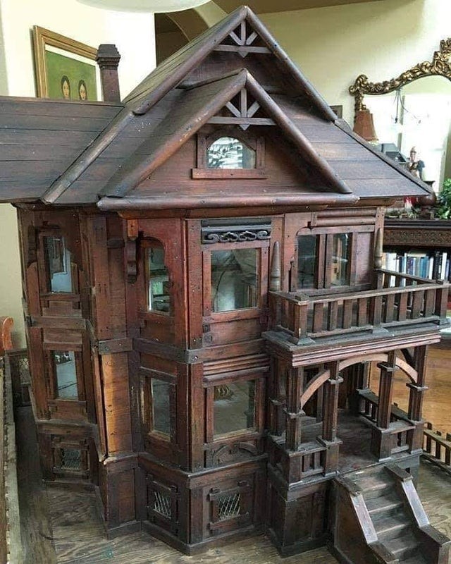 Ein gruseliges Puppenhaus aus dem Jahr 1880, auf dem Höhepunkt des viktorianischen Zeitalters