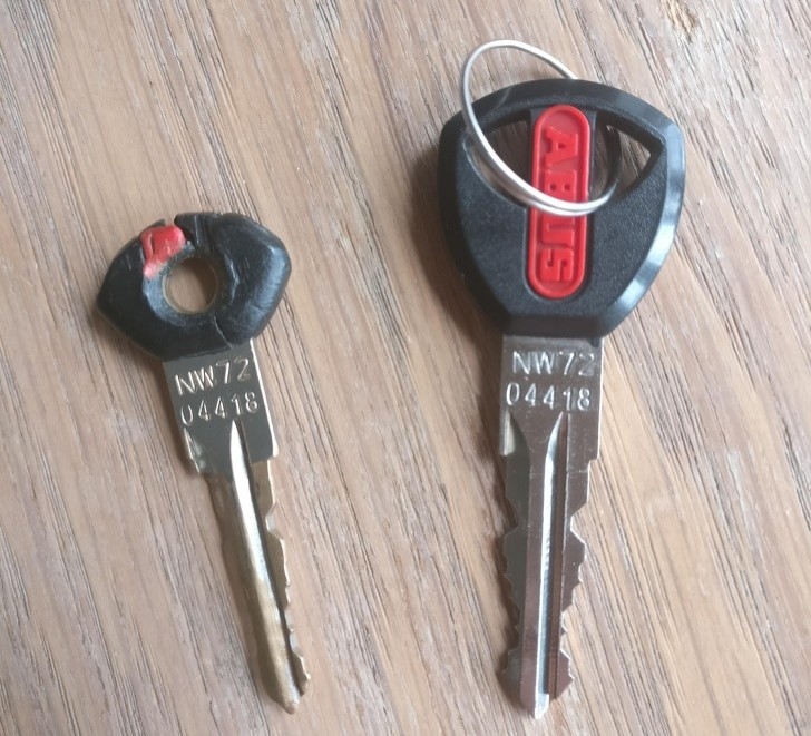 Zwei Schlüssel mit der gleichen Nummerierung, obwohl sie unterschiedlich groß sind: Wie ist das möglich?