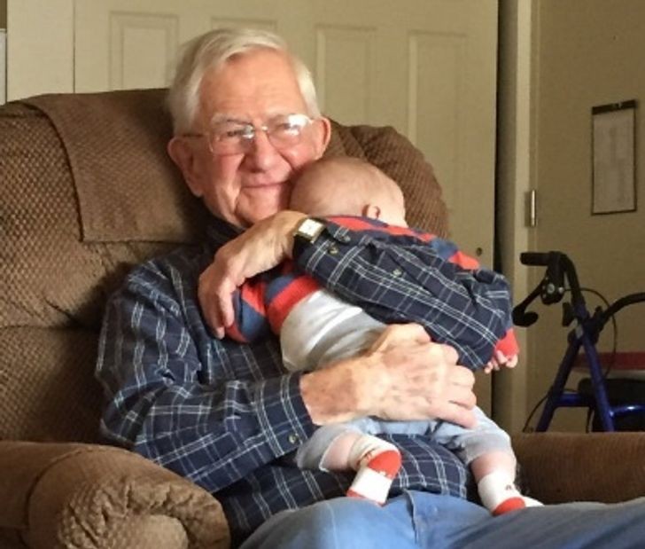 L'abbraccio caldo di un nonno è incomparabile!