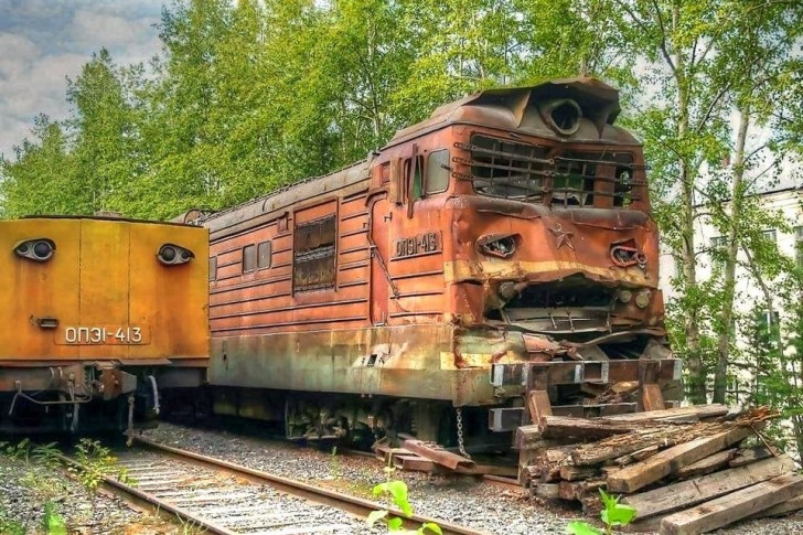 Eine sehr gelangweilte alte Lokomotive!