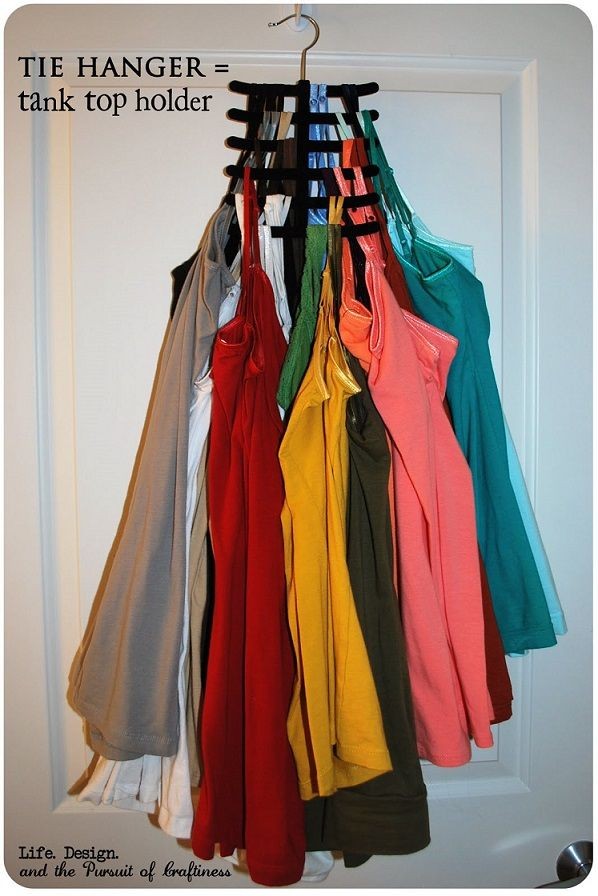 2. Hangers voor stropdassen en sjaaltjes kunnen ook nuttig zijn voor lichte mouwloze jurken en hemdjes