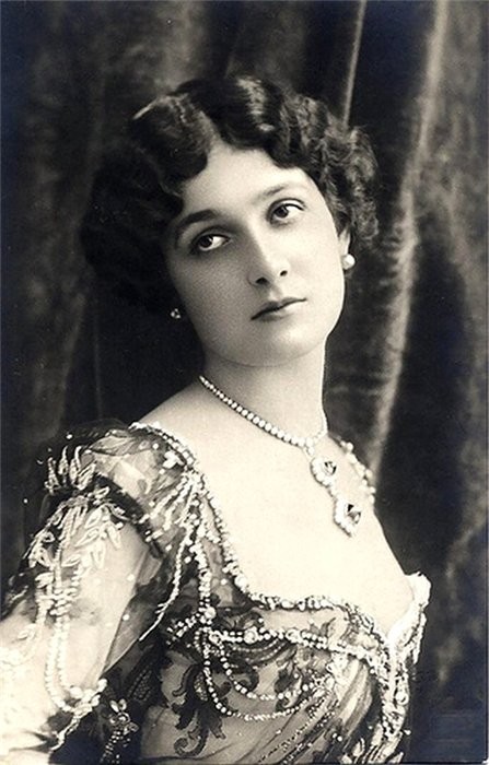 1. Lina Cavalieri (1875 - 1944), an important Italian soprano and actress
