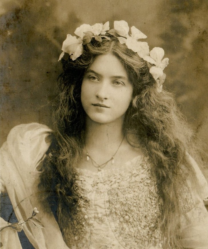 3. Maude Fealy was one of the most photographed actresses of her time (1883 - 1971)