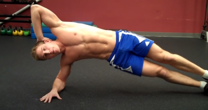 6. För att träna musklerna på sidorna finns det ingen bättre övning än denna...