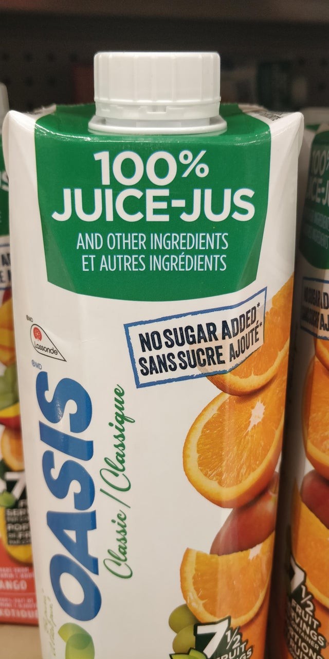 "100% juice" står det stort... men sen läser man lite längre ner för att förstå att det inte är det.