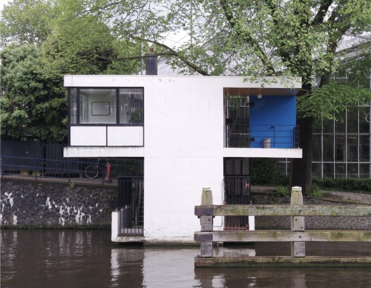 8. Dieses Gebäude in Hortusbrug, Holland, beherbergte einst den Brückenwärter: Heute ist es eine ganz besondere Wohnung zur Miete