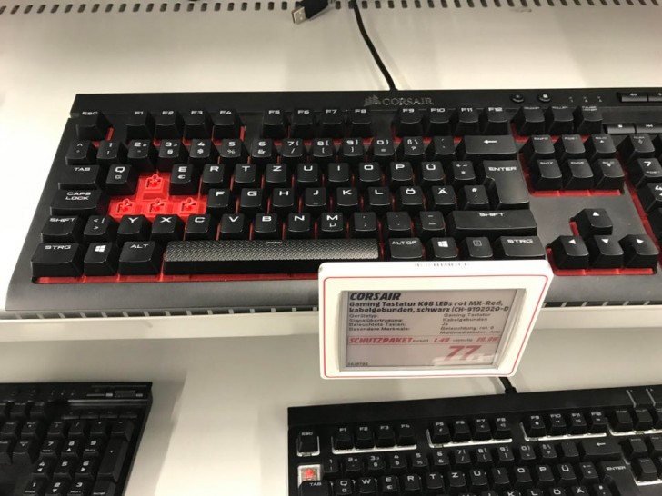 13. Jemand kam auf die Idee, drei Buchstaben aus der Tastatur eines Computers zu stehlen ...