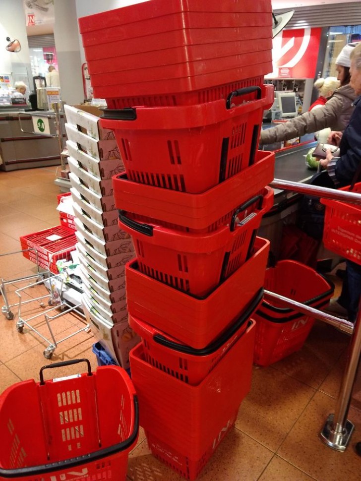 5. Yet it didn't seem that difficult to put the baskets back in place correctly ...