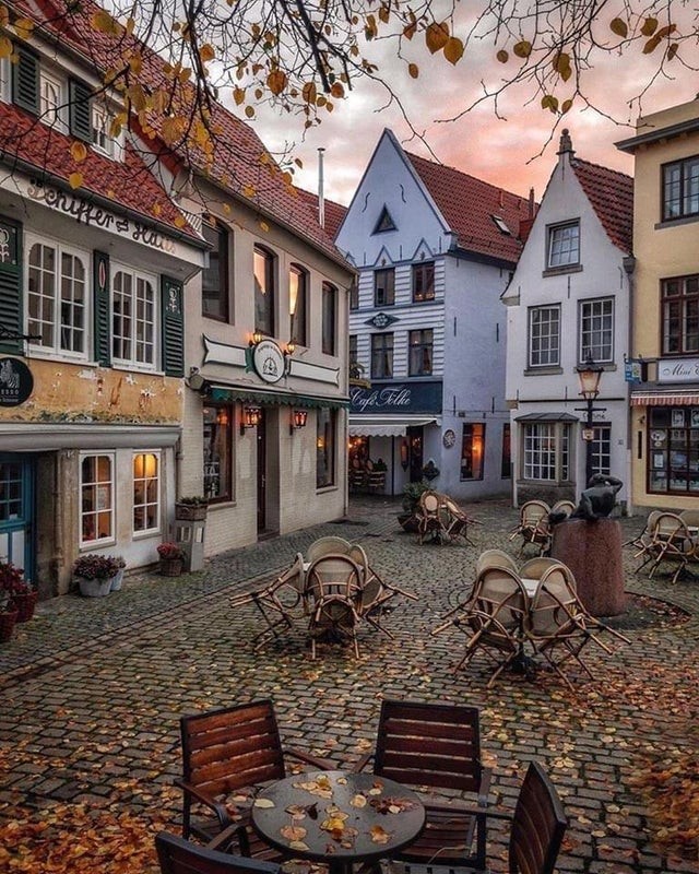 Un matin d'automne typique à Brême, en Allemagne.