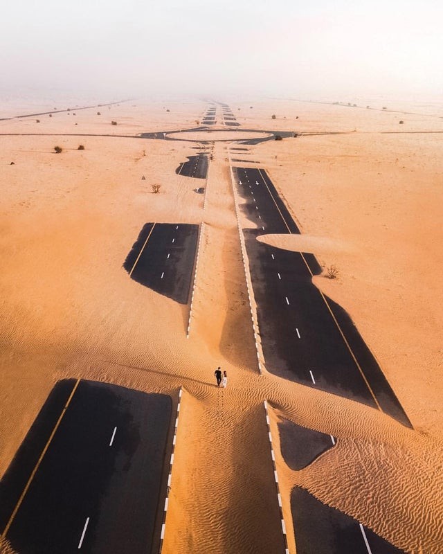 Les tempêtes de sable n'épargnent même pas les autoroutes modernes de Dubaï