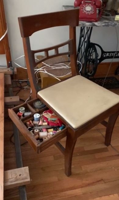 17. Questa sedia veniva usata da mia nonna per cucire: non è super-ingegnosa?