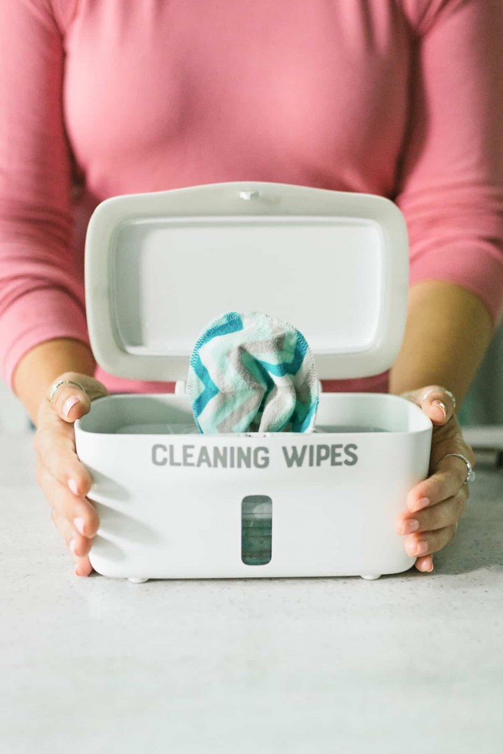 4. Bereiten Sie Ihre eigenen wiederverwendbaren Desinfektionstücher vor, um jede Oberfläche zu reinigen
